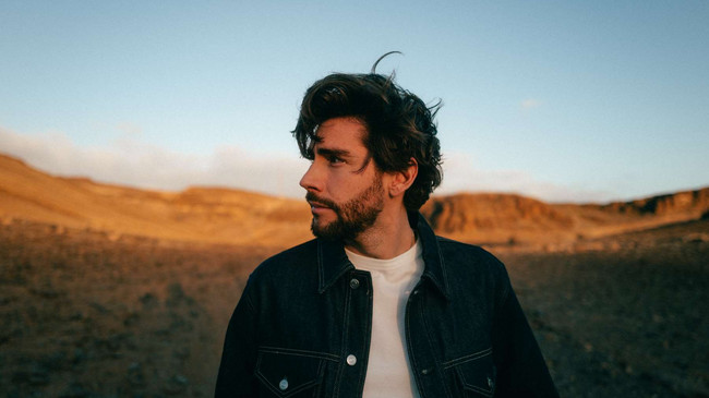 Silvia am Sonntag mit Sänger Alvaro Soler