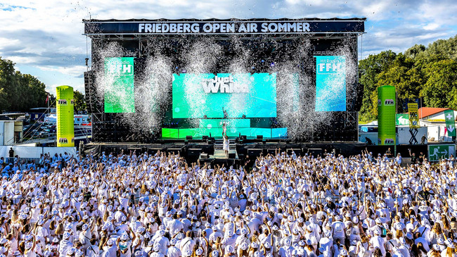 FFH-Just White begeistert 13.000 Besucher - Mega-Highlight Drohnenshow