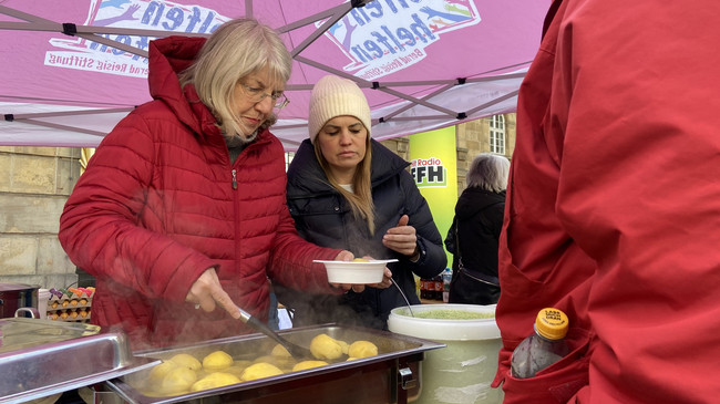 Oster-Essen für mehr als 2.600 obdachlose Menschen in Hessen