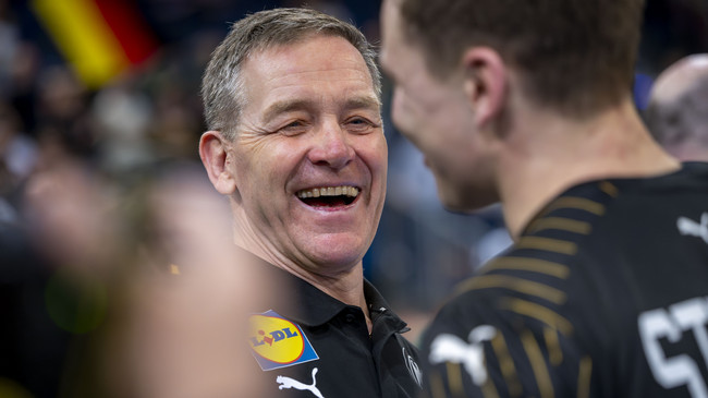 Silvia am Sonntag mit Handball-Bundestrainer Alfred Gíslason